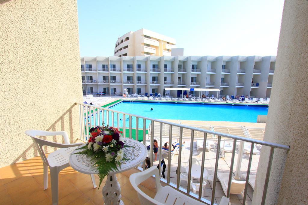 Beach Hotel Sharjah Bagian luar foto