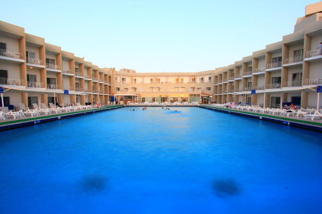 Beach Hotel Sharjah Bagian luar foto