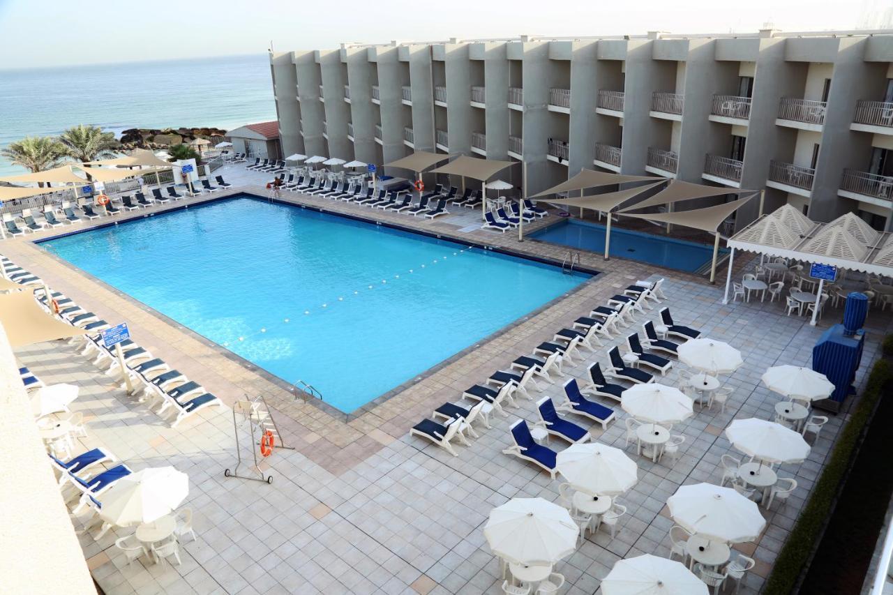 Beach Hotel Sharjah Bagian luar foto